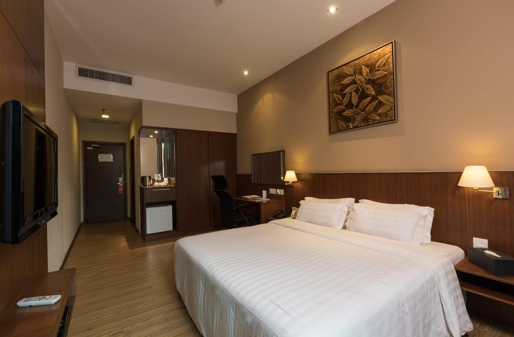 Swiss Hotel Apartment Kuala Belait Esterno foto